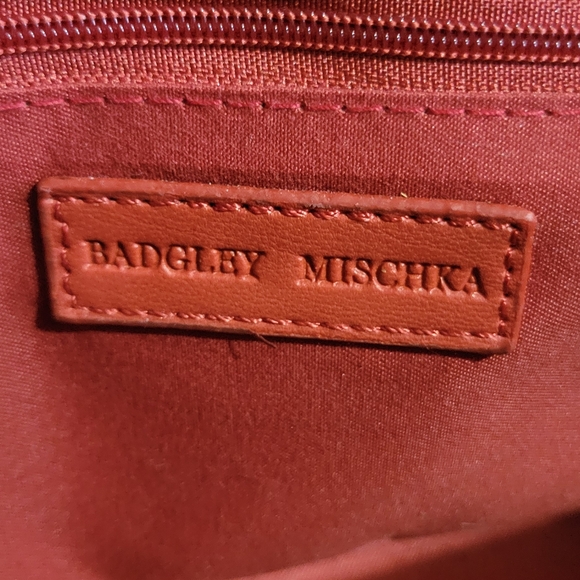 Gorgeous Red Quilted Strappy Shoulder Bag - Picture 7 of 13